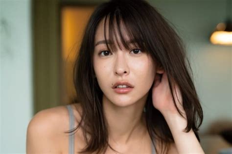 奈月セナ「写真集」8位 洗練された肉感的な美ボディを“過去最。